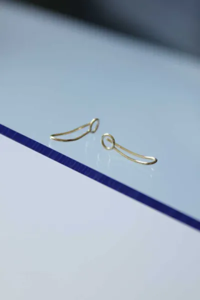 Ohrring Hugger links von Soek Atelier